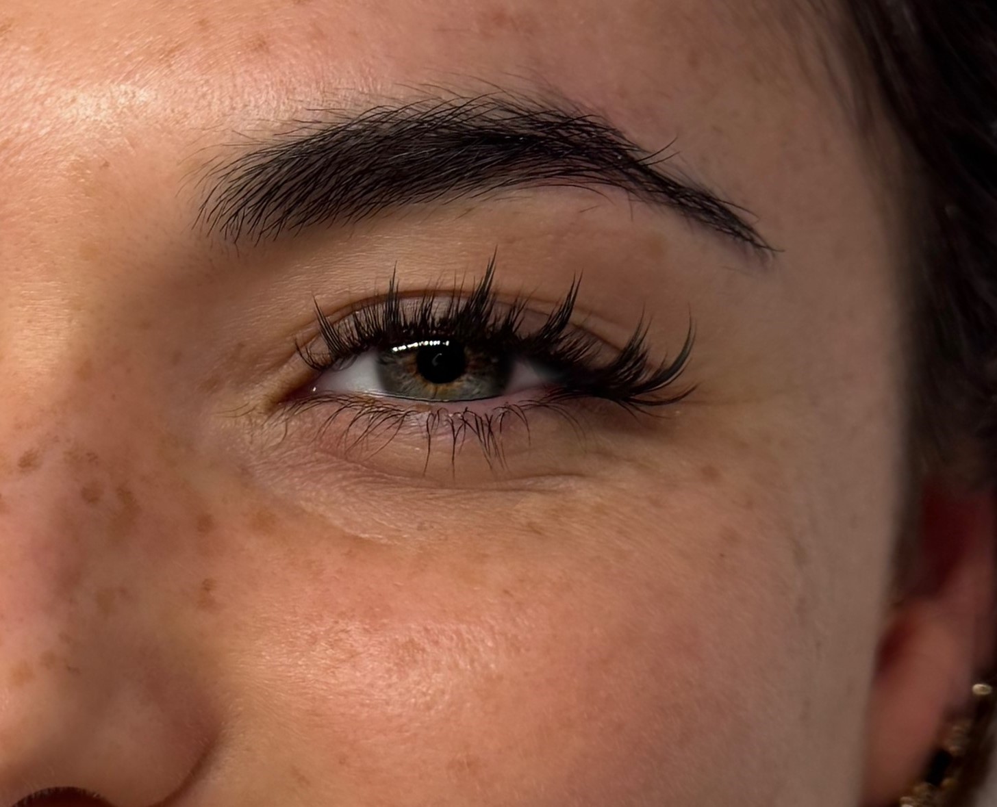 Résultat d’une pose d’extensions de cils chez Katie’s LashGem